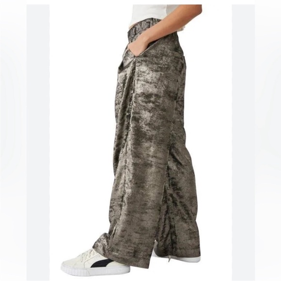Free‎ People Hi-Fi Metallic Wide Leg Pants Gunmetal Silver Gray - Picture 2 of 5